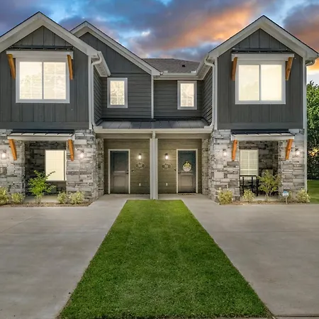 Villa The Rose Retreat - Walk To The Broken Arrow Rose District